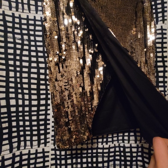 H&M GB Sequined wrap skirt. - Picture 3 of 5